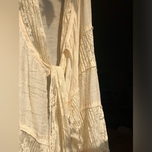 Pretty Angel Lace Accent Vest/Beach cover. - Picture 14 of 14